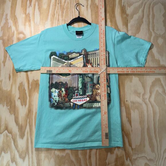 Vintage Y2K MGM Mirage 2000s casino las vegas strip t-shirt - Picture 4 of 4